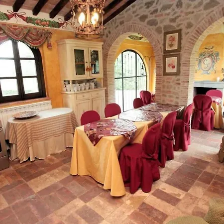 Villa Fabulous Nestled Among The Vineyards And Cypresses